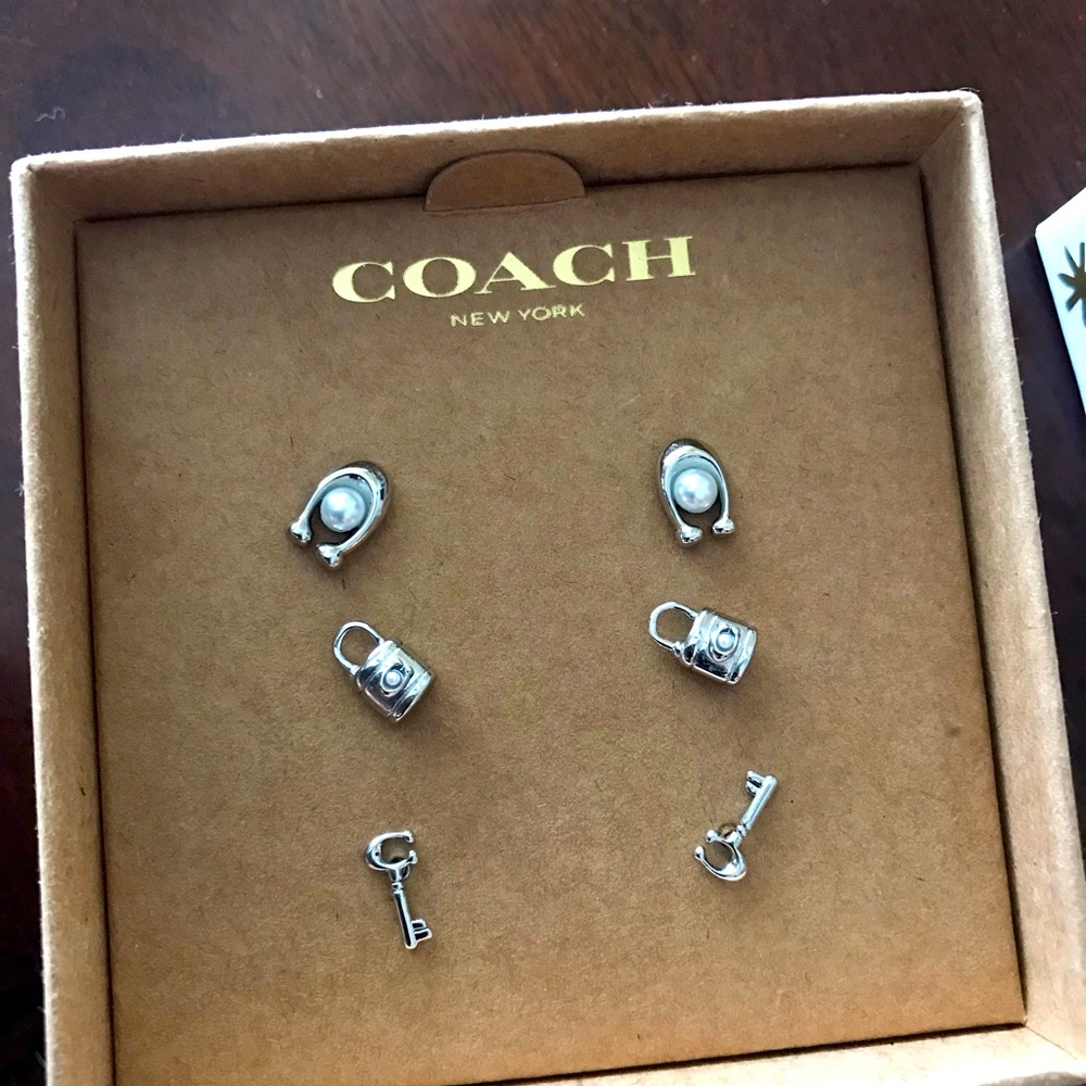 COACH “Lucky Key” Earrings~Set of 3 💗